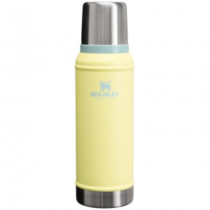 Stanley Classic Legendary Vacuum Insulated Bottle | 1.0 QT Pomelo | 450389MNX