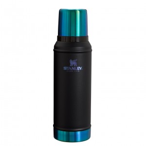 Stanley The Black Chroma Classic Legendary Bottle | 1.0 QT Noir | 719405WYM